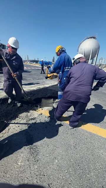 Road marking at a gas plant